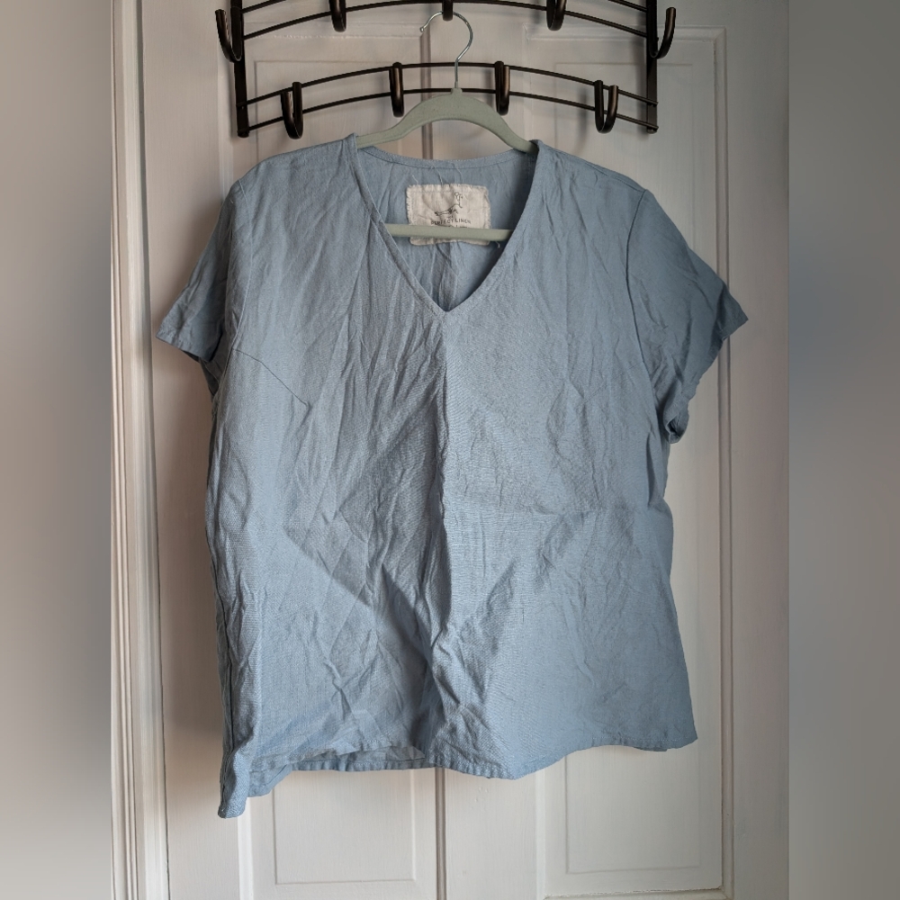 Not Perfect Linen Fitted Vneck Tee, XL, Light Blue